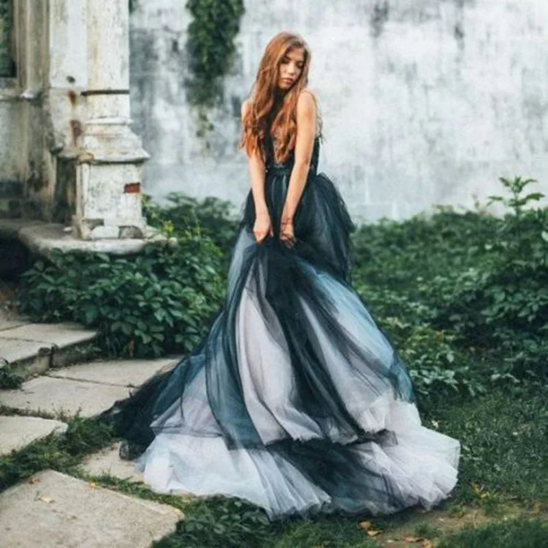 Vintage Gothic Zwart-wit Baljurk Trouwjurken Sexy Mouwloze Backless Bruidsjurken Custom Size Bohemian Wedding Gown Vintage Gothic Zwart-wit Baljurk Trouwjurken Sexy Mouwloze Backless Bruidsjurken Custom Size Bohemian Wedding Gown