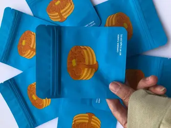 

Pan Cake Blue Bags 3.5g Mylar Bags Local Empty Bag Edibles Packaging Hologram Stickers And Back Label DxPMj
