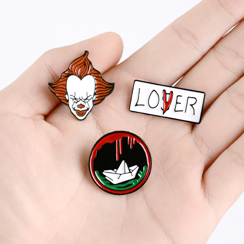 

Insidious Evil Smile Joker Movie Pins LOVER LOSER Brooch Bloody Circular Badge Boat Gifts For Friends Jewelry Pendenties