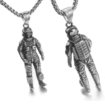 

New 2020 fashion 316l stainless steel astronaut necklace astronaut retro pendant necklace 3D men hip hop punk jewelry gift
