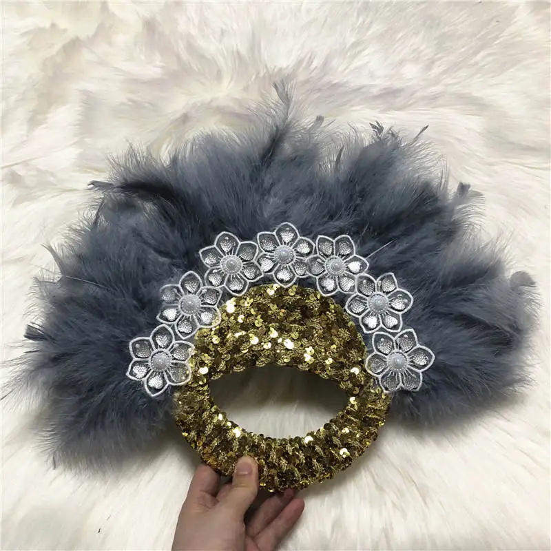 Серый Bride wedding feather fan African feather handfan with sequins for wedding party - Цвет: Серый