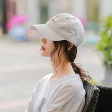 Harajuku маленькая вышивка буквами белая бейсболка женская летняя Корейская версия мода Мягкий Топ утка язык шляпа капот
