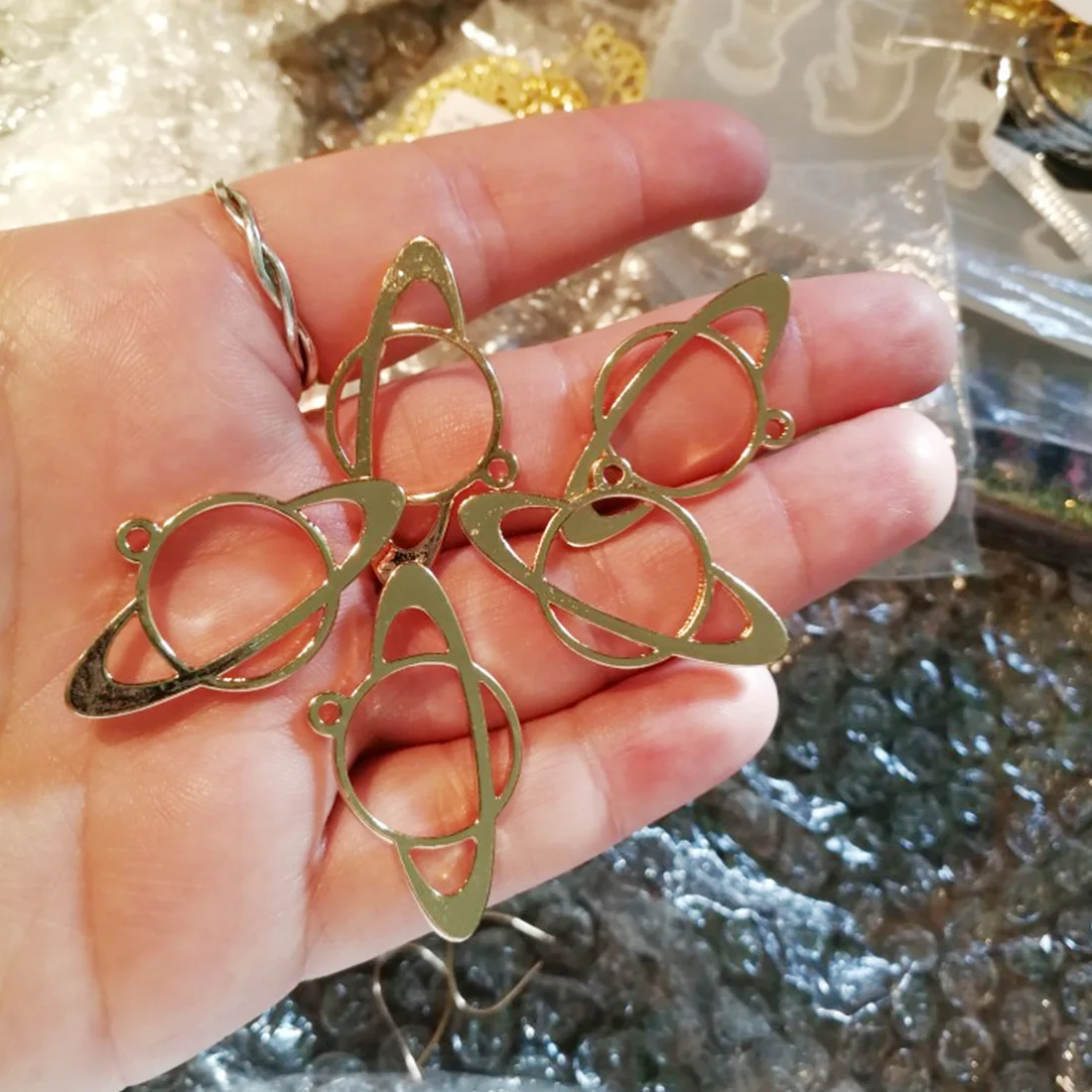 

5Pcs UV Frame Pendant Open Bezel Setting UV Resin Jewelry DIY Pendant Accessories Jewelry Making Tool