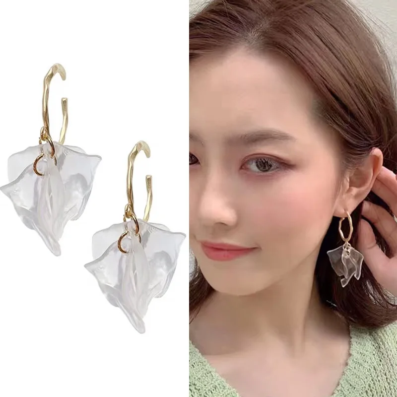 

2019 new fashion wild temperament personality long transparent leaf earrings ladies earrings