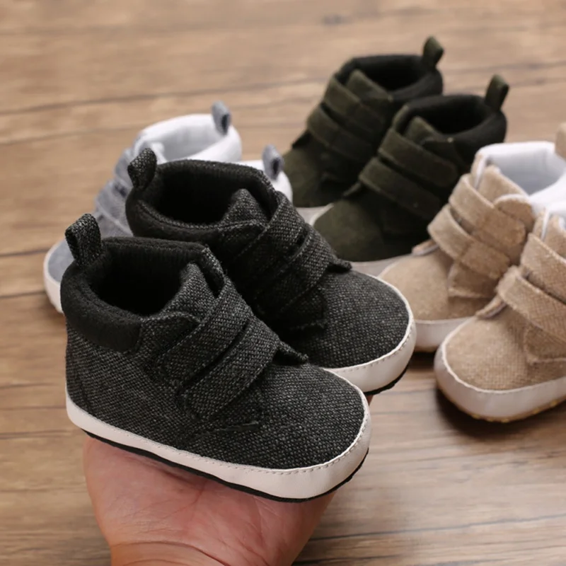 Новинка; Брендовая обувь для новорожденных мальчиков с мягкой подошвой; теплые ботинки; нескользящие кроссовки; дышащие однотонные ботинки для малышей 0-18 месяцев