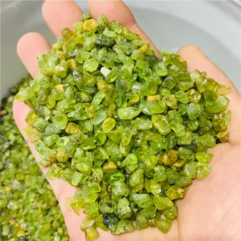 

100g natural crystal olivine emerald natural rock mineral agate is used for healing chakras