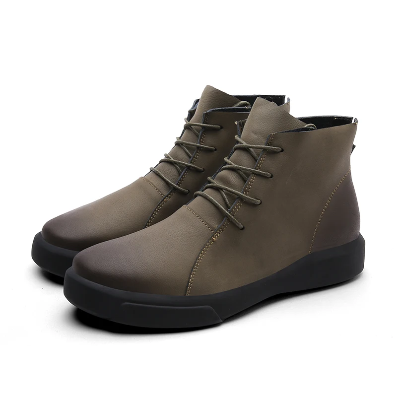 

Men's boots with flannel and explosive leather overalls in autumn and winter