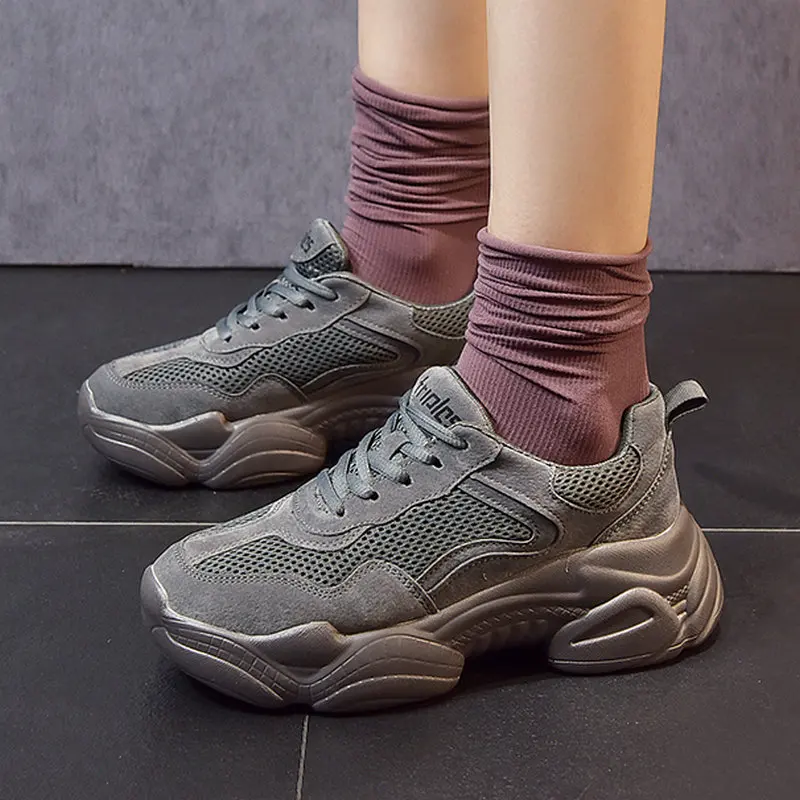 

Nice New Summer Air Mesh Grey Shoes Woman Flat Heels Fashion Girls Casual Sport Sneakers Air Mesh Women Concise Tenis Flats