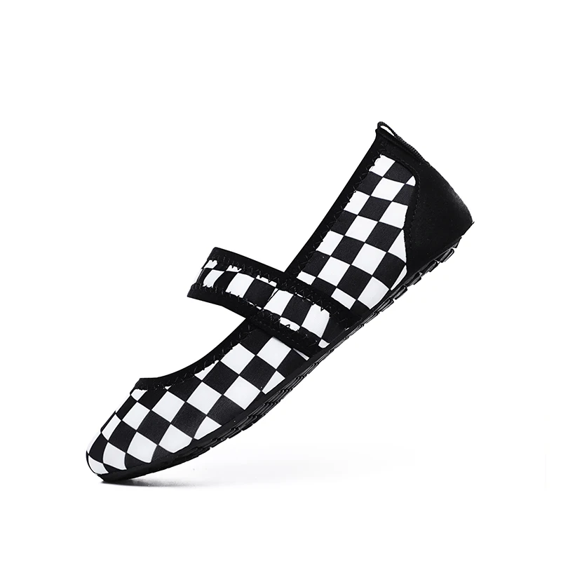 Water Shoes Aqua Shoes Women Summer Water Shoes Swimming Outdoor Female Aqua Beach Shoes Big Size Lightweight Ladies Yoga Sock Footwear