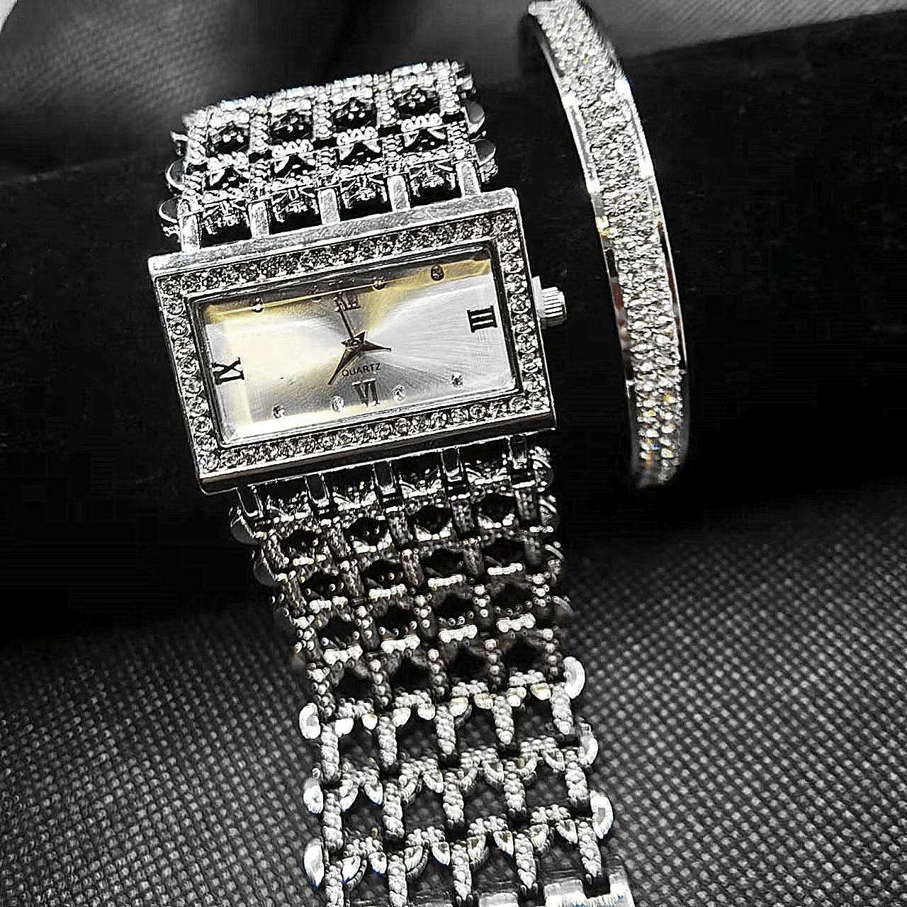 2pcs Iced Out Watch Bangle for Women Bling Bracelet Watch for Women Luxury Gold Watch Set Women Simple Watch  Relojes Para Mujer