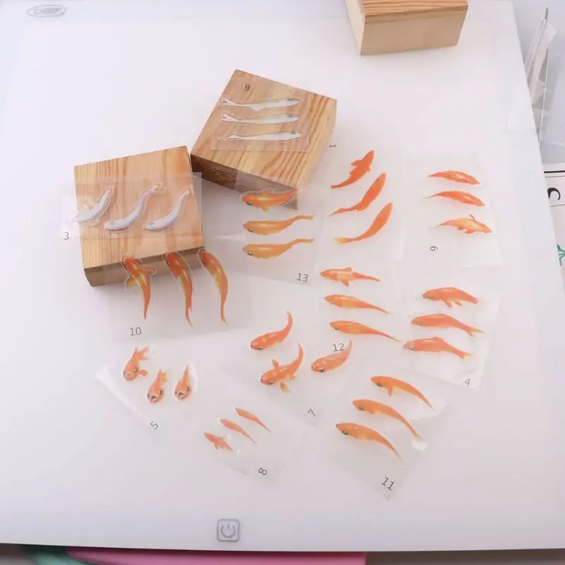 12 шт./компл. 3D маленькие золотые рыбки ручной работы трехмерные наклейки DIY кристальная эпоксидная Создание украшений из каучука живопись наполнение Materia