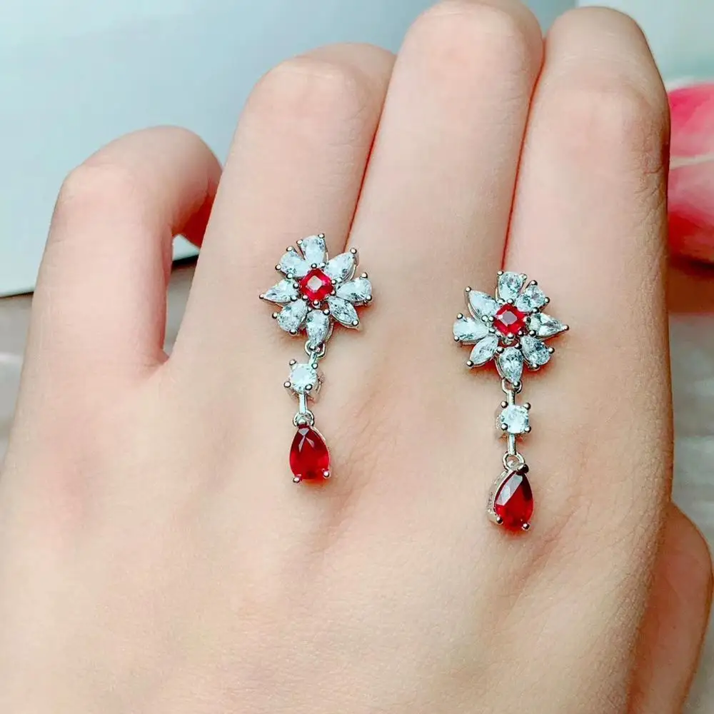 Женские серьги с натуральным зеленым изумрудом красными камнями Руди Серебряное