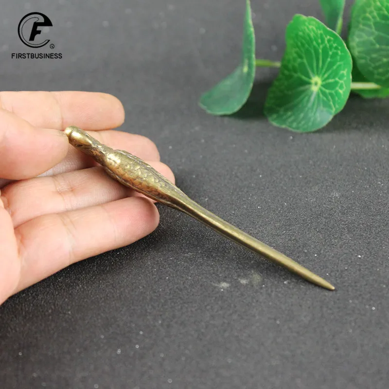 Antique Bronze Hummingbird Bird Statue Ornaments Classical Vintage Brass Tea Needle Breaking Prying Tea Brick Professional Tool