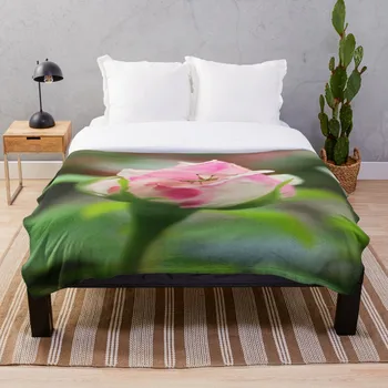 

Drop Shipping Printed Throw Blanket Sherpa Fleece Soft Blanket Flannel Rug Home Decoration For Bed Pink Rose Bud With A Bug