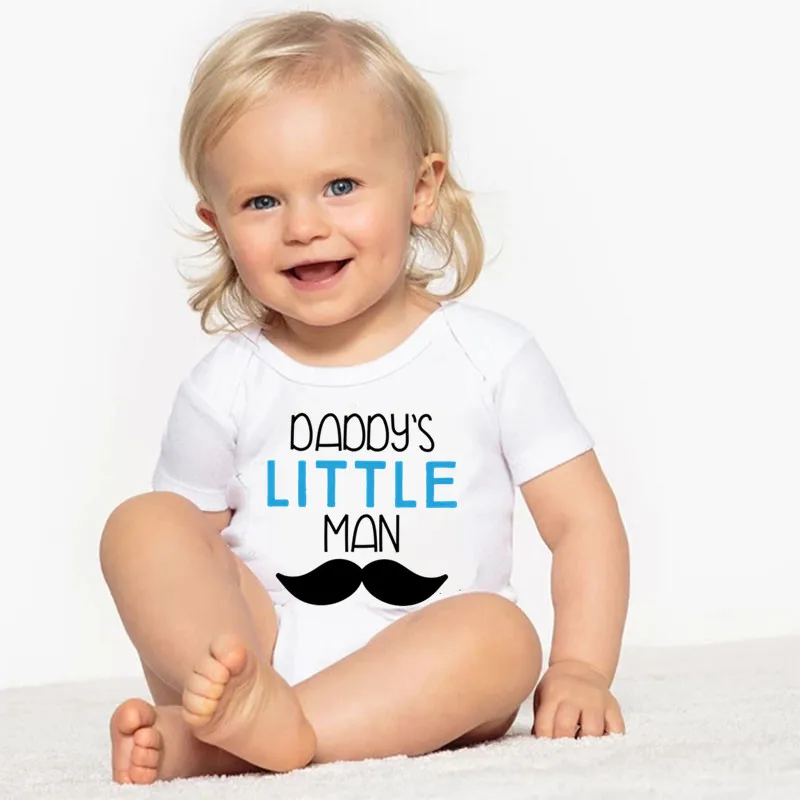 Одежда для маленьких мальчиков; DADDY'S LITTLE MAN; боди для новорожденных мальчиков; белая хлопковая одежда для новорожденных; комбинезон с короткими рукавами