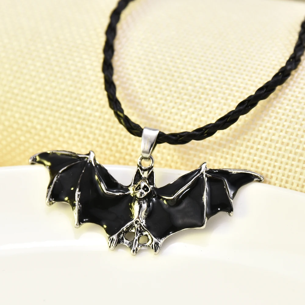 

2019 New Fashion Rope Enamel Bat Pendant Necklace Unisex Gothic Jewelry Halloween Gifts Wholesale
