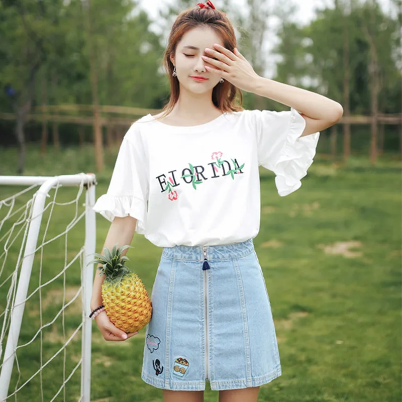 

White short-sleeved T-shirt women's letter print trumpet sleeve student Hong Kong flavor wild