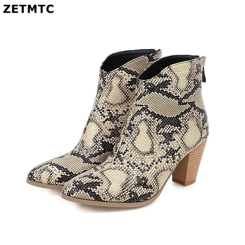 

2019 Western Cowboy Boots Women Elastic Snake pattern Leather Square High Heels Short Cowgirl Booties Ankle botas Cossacks Shoes