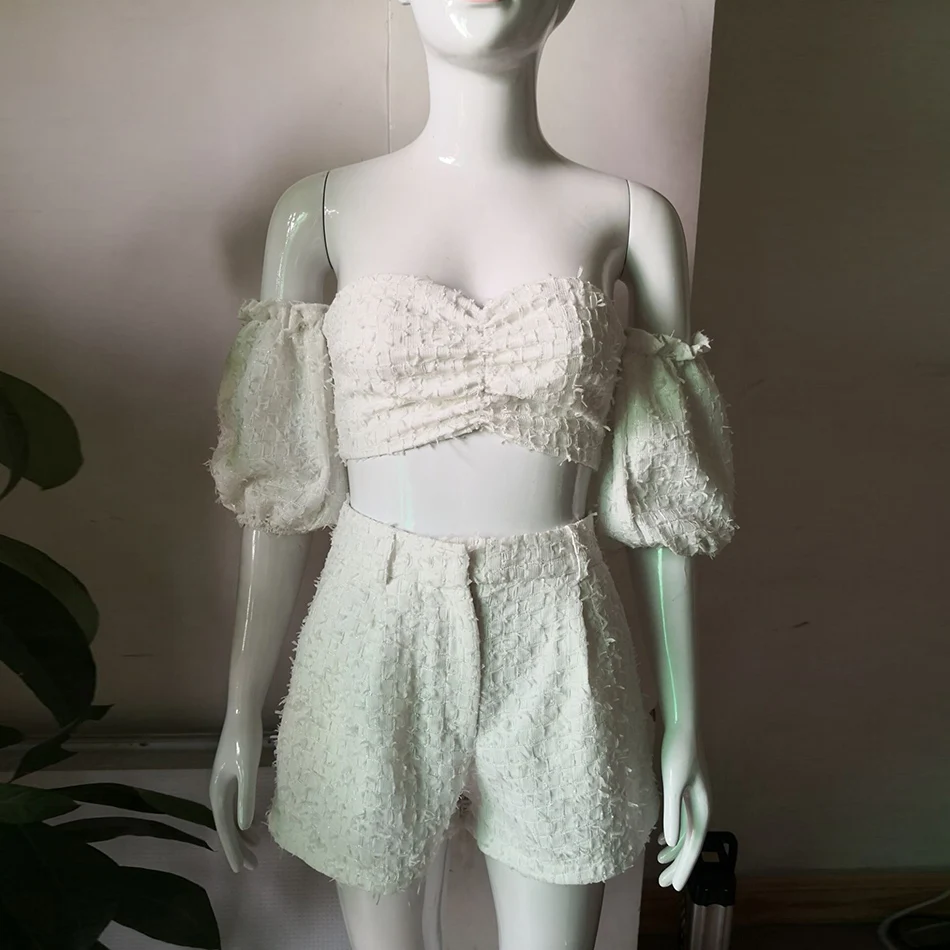 Женский комплект из двух предметов белый укороченный топ с открытыми плечами и