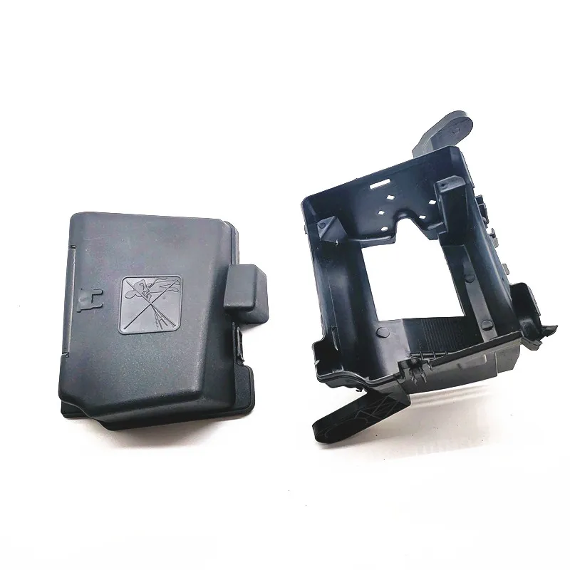 Suitable for Peugeot 206 206CC 207 Citroen C2 Checking Stand And Fuse Box Cover 6556Z1 6556KZ BSM protection board Seat car fuse box cover