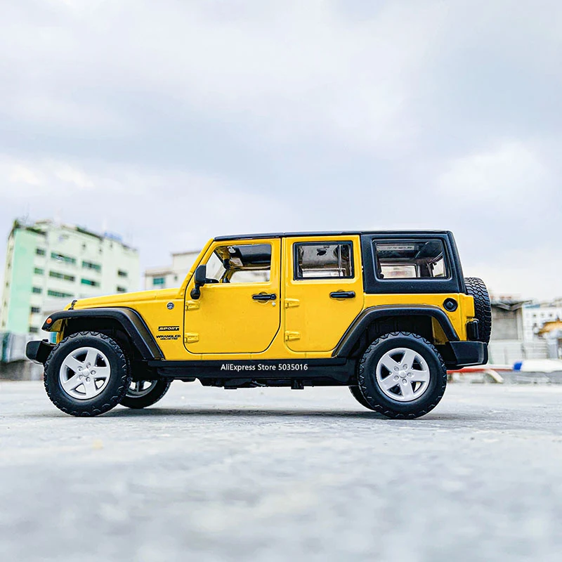 Maisto 1:24 2015 JEEP WRANGLER неограниченная модель багги из сплава Модель автомобиля