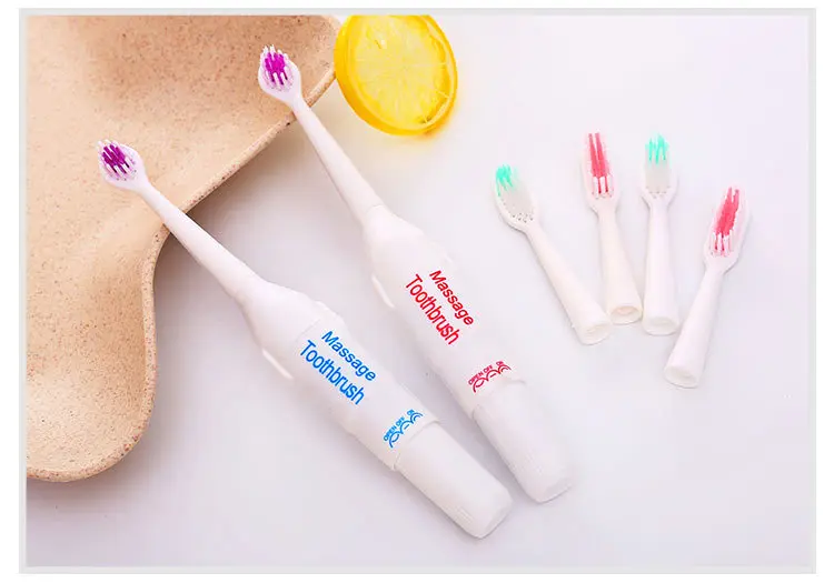 Электрическая зубная щетка с мягким мехом для семьи и взрослых отправляется две сменные насадки