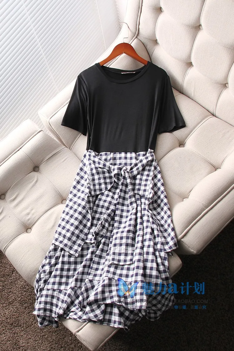 

A Generation of High-End Women's Crew Neck Plaid Stitching Mock Two-Piece Dress Entity