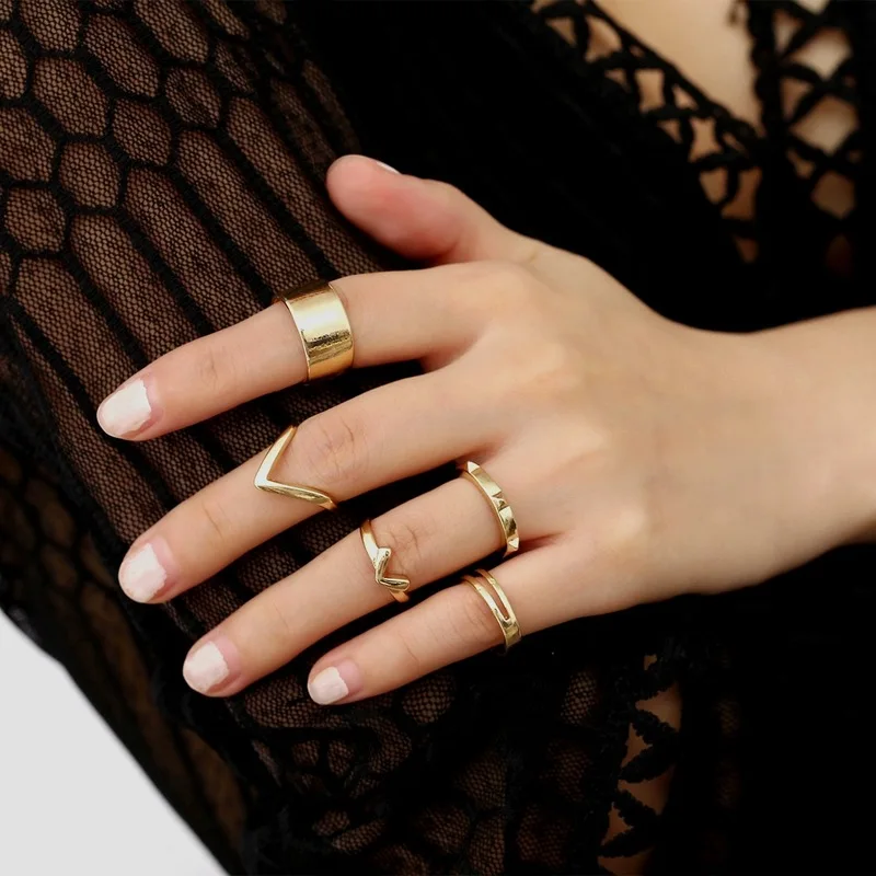 

cross-border deserve to act the role of new contracted geometric V alloy sleeve ring punk ring female personality