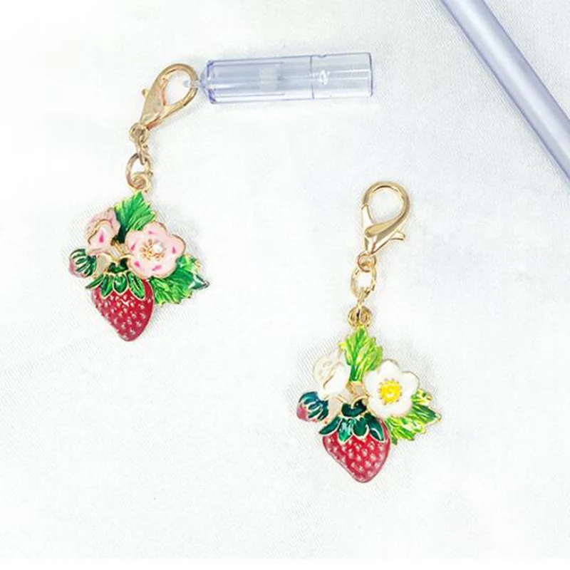 Portachiavi Fragola Con Ciondolo Coniglietto: Accessorio Carino E Adorabile Per Borse, Chiavi O Agenda, Realizzato A Mano