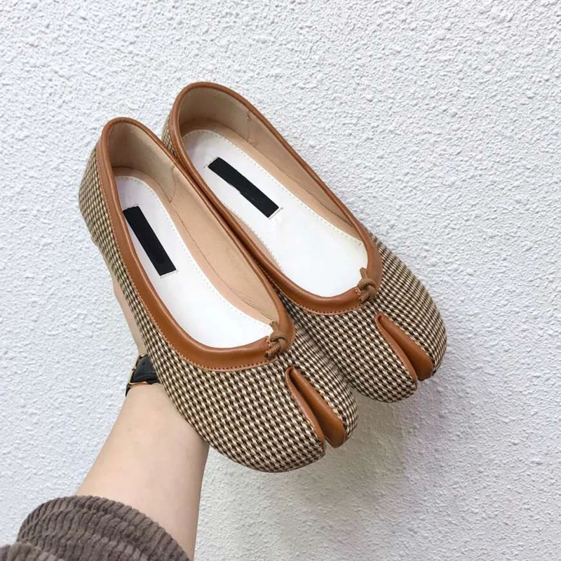 

Bailehou 2020 Spring Autumn Women Flat Shoes Woman Split Pig Toe Slip On Loafers Brand Designer Moccasins Women Comfortable Flat