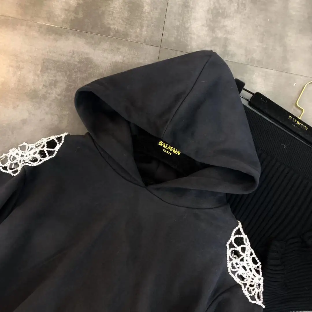 DEAT Autumn Winter Long Sleeve Hooded Embroidery Hollow Out Black Loose Free Size Jumper Women Sweatshirt 19J-a7