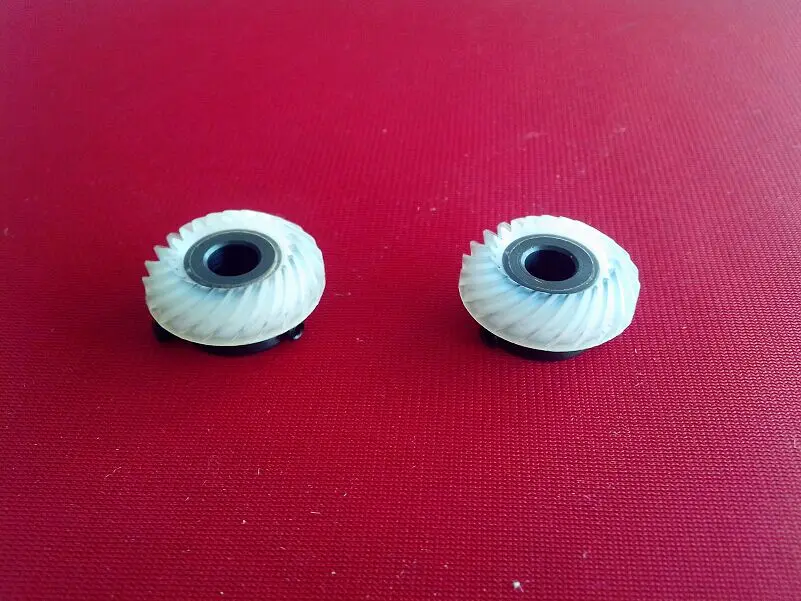 Многофункциональная электрическая швейная машина Singer 9217 нижняя передача 22 зубца