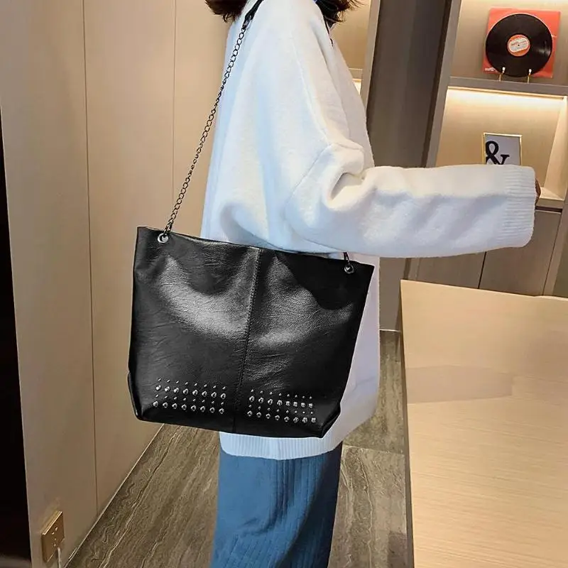 

Fashion Rivet Messenger Bag Women PU Leather Phone Purse Large Capacity Shopping Shoulder Handbag