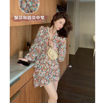 

Net red same model 2020 new spring and summer clothes retro French pleating design show thin Chiffon floral dress female