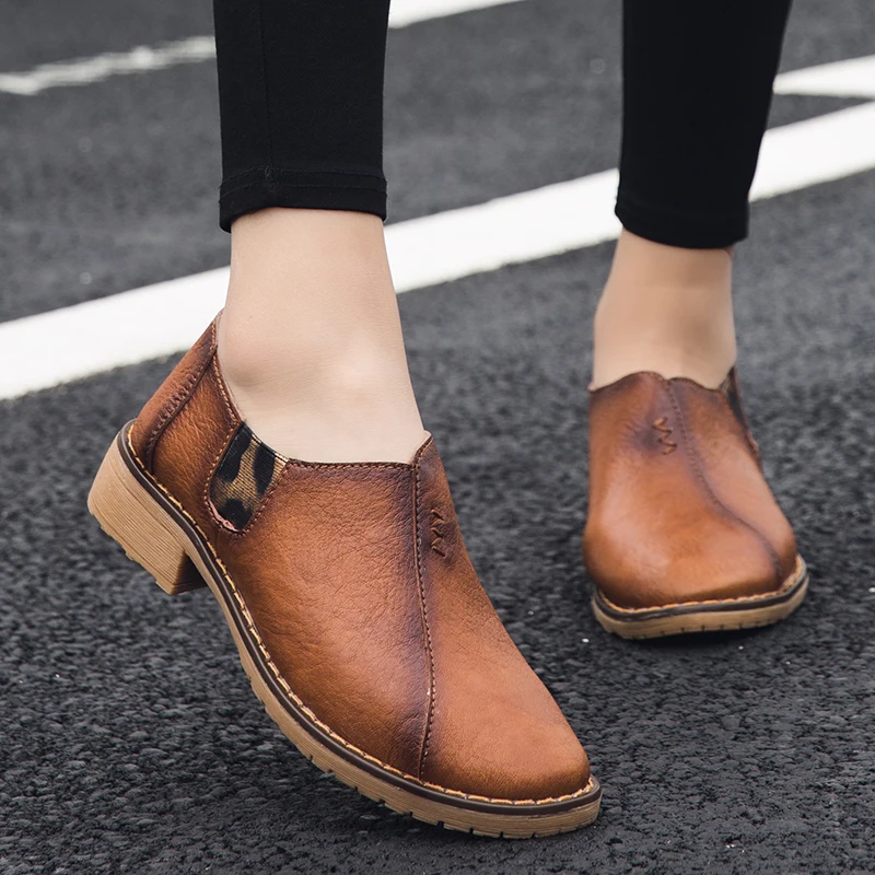 Zapatos Oxford de cuero genuino para mujer, mocasines de tacón bajo, informales, de negocios, a la moda, de leopardo, Brogue, 2021