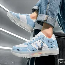 

Light Hot Flats Men Sneakers Casual Breathable Vulcanized Shoe Lace Up Comfortall Platform Walking Running Graffiti Shoes