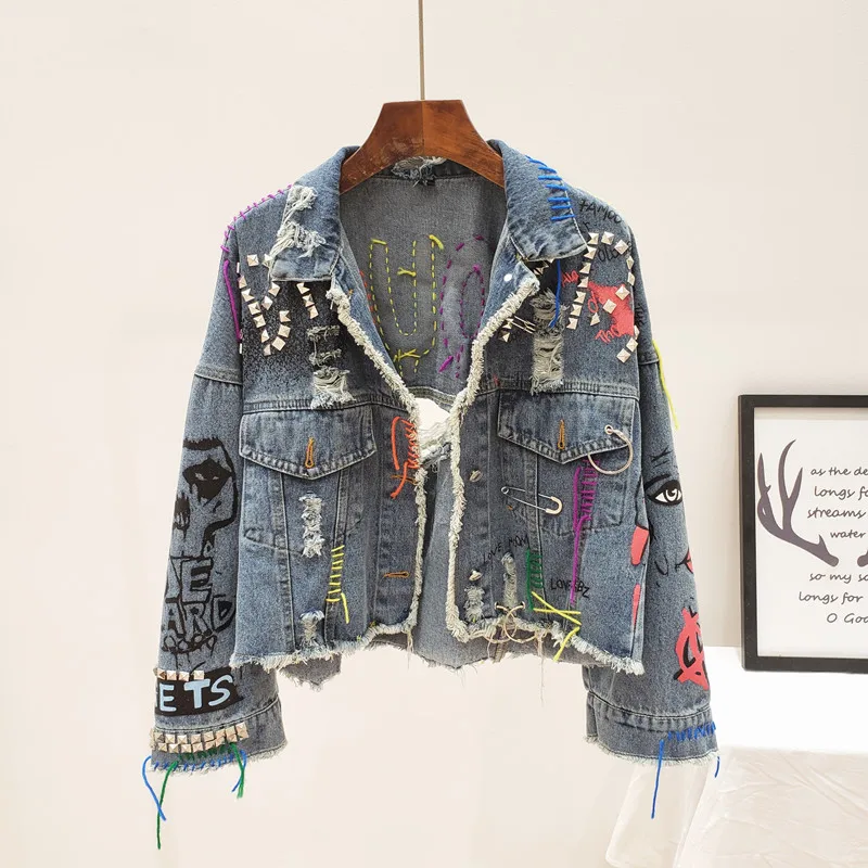 

Hip Hop style 2020 Spring Short Section Rivet Graffiti Hole Denim Jacket Women Autumn Blue Black Casual Jeans Jacket Streetwear