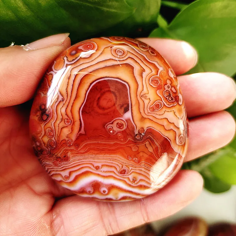 1Pc Natural Carved Agate Healing Crystal Palm Tumbled Patterns Reiki Stone Decor 
