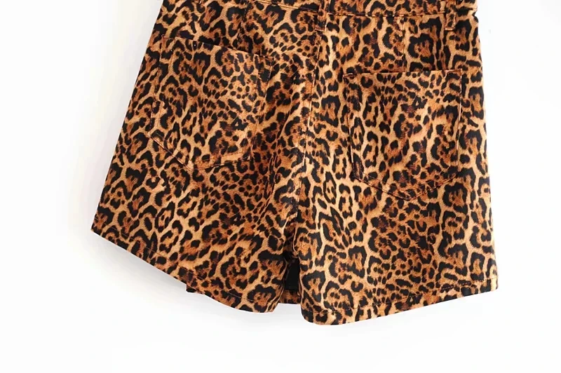 Винтажные шикарные леопардовые Асимметричные шорты на молнии с пуговицами 2019 Модные женские короткие штаны с животным узором