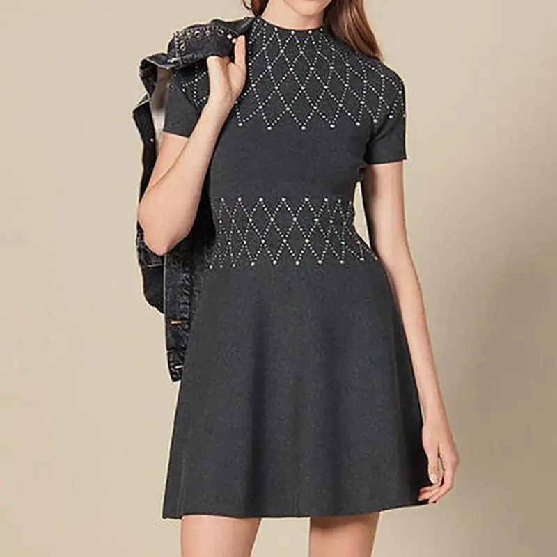 

2019 Fall Woman Knitted Dress Rivet Runway Dresses