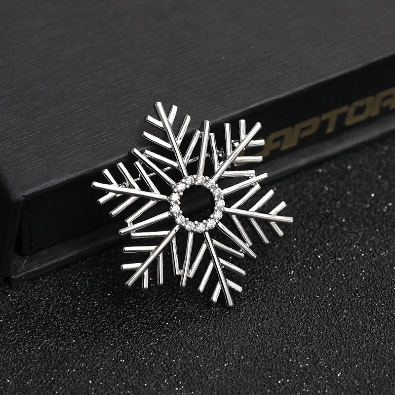 Blucome Luxury CZ Cubic Zirconia Snowflake Brooch Winter Holiday Christmas Statement Snowflake Brooch Pin for Women
