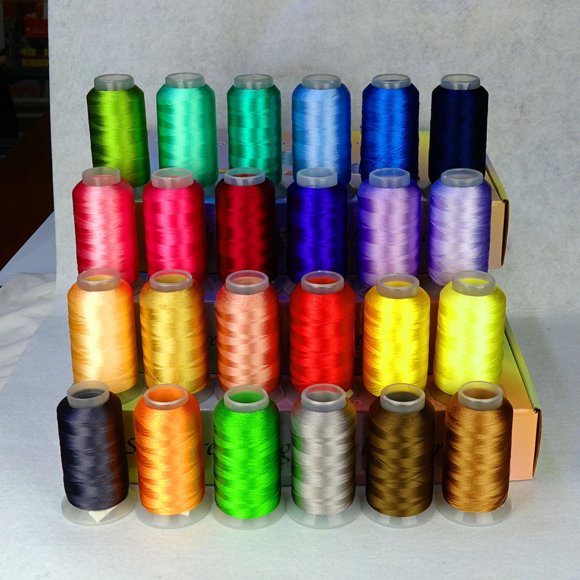 24 colors set Simthread машинная нить для вышивки, нить из вискозы, 24 цвета для швейных и вышивальных машин - Цвет: 24 colors set