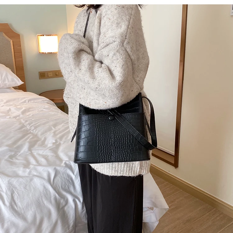 iVog New Arrival Everyday Female Big Messenger Shoulder Handbag louis Geometric Bucket Bags for Women