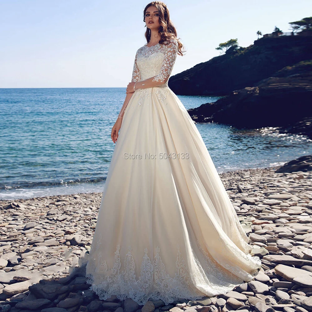 Light Champagne Wedding Dresses Exquisite Lace Applique Long Sleeves Wedding Bridal Gowns Floor Length Tulle Bride Dress