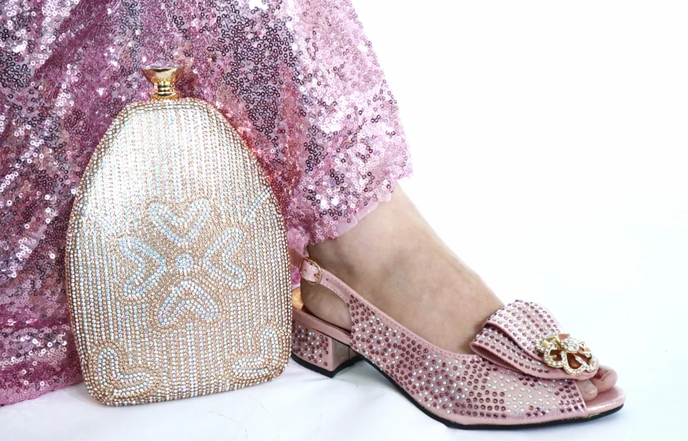 

Lovely pink lady sandals and clutches bag matching set new fashion 2020 Christmas promotional shoes bag set SB8457-5