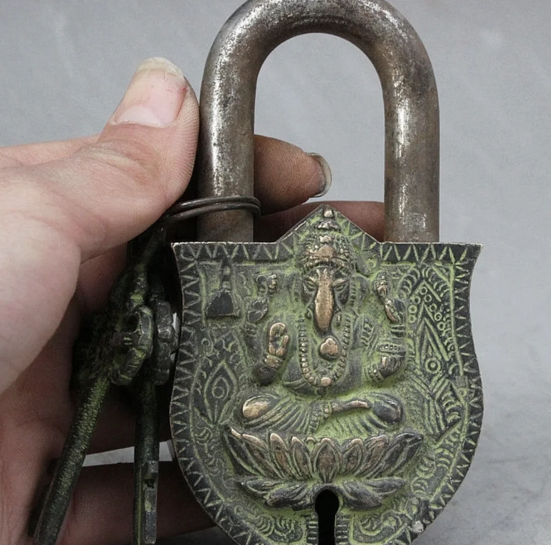 

SCY Old Tibet Buddhism Bronze Ganapati Ganesh Lord Buddha Statue Door lock 2 key