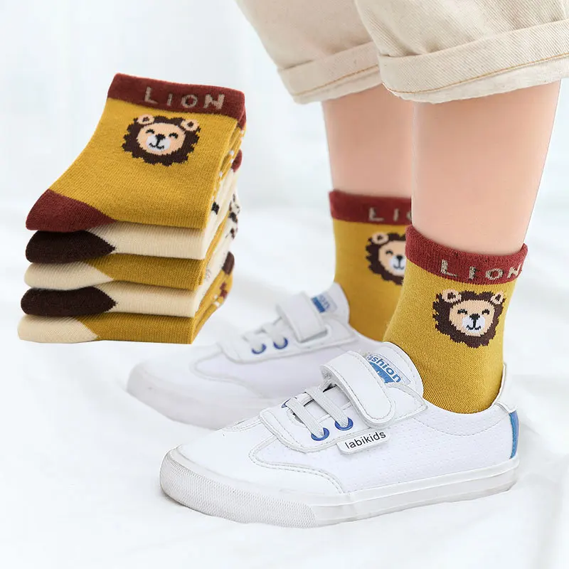 5 пара/лот; сезон весна-осень; милые детские хлопковые носки с рисунком крокодила, Льва, кролика; новые модные детские теплые зимние носки