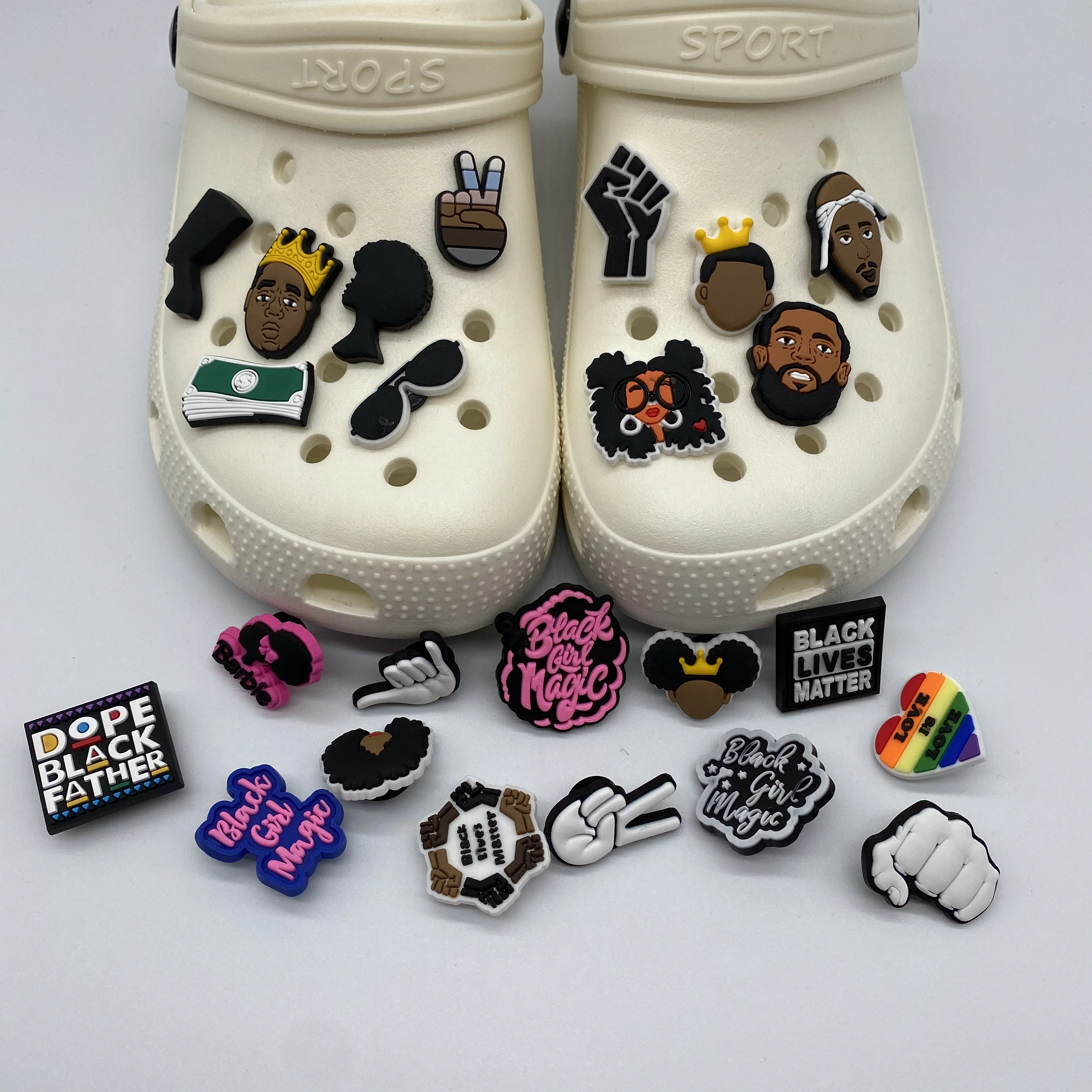 Abalorios para zapatos de Black Lives Matter niña, mágicos de Queendom para zapatilla, decoración apta para fiesta de Pvc de Jibz, regalos para niños, 1 ud.|Decoraciones de calzado| -