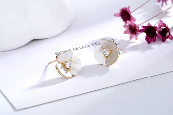 

Temperament S925 Sweet Shell Camellia Earrings