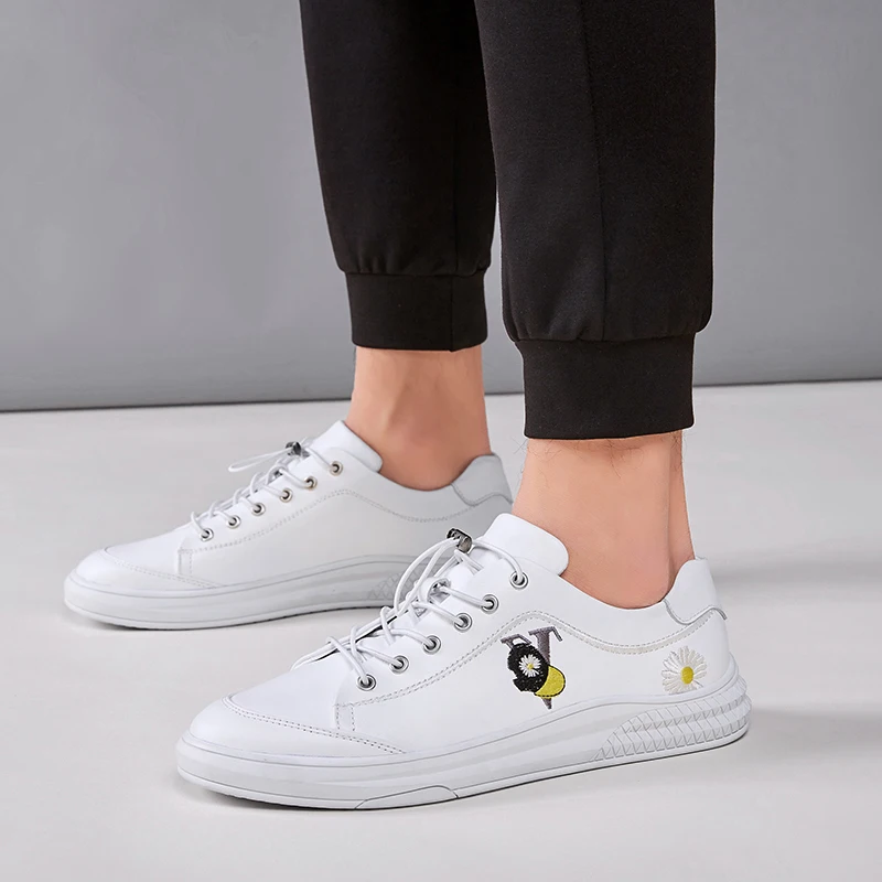 

Plus Size Genuine Leather Casual Shoes Men Soft Comfort Fashion Sneakers Outdoor Walking Shoes Comfort Non-Slip Men Shoes